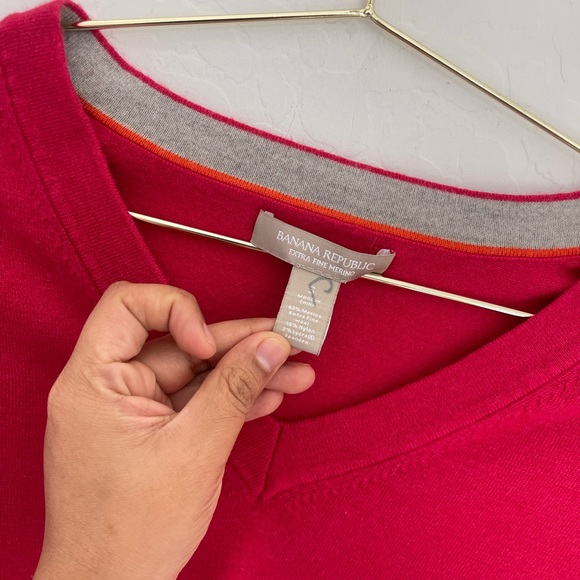 Banana Republic Sweater - Picture 5 of 5